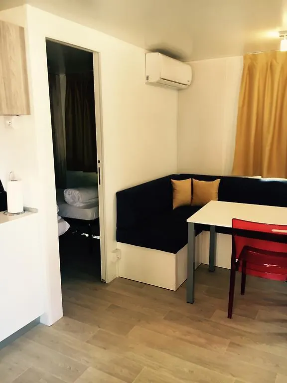 Kompleks wypoczynkowy Mobile Homes Camping Biograd Biograd Na Moru